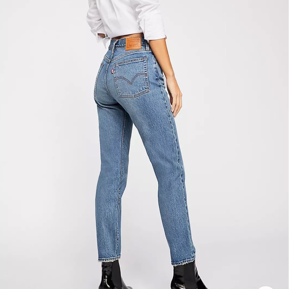 Levis wedgie jean